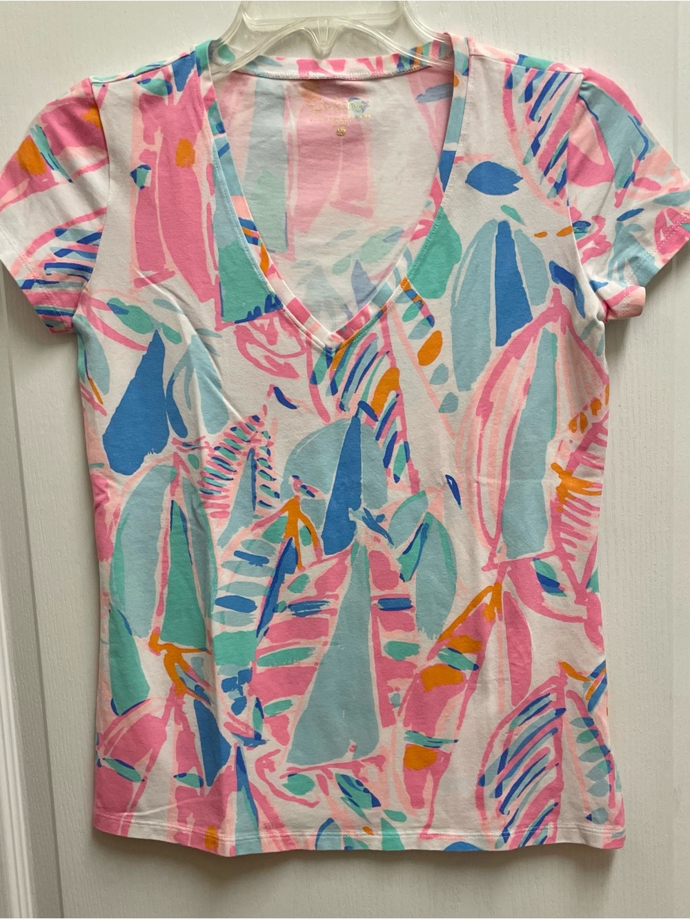 Lilly Pulitzer V-Neck Short Sleeve Tee in Pink Multi Abstract